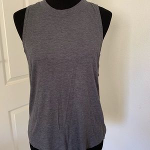 Alo Yoga size Medium charcoal color